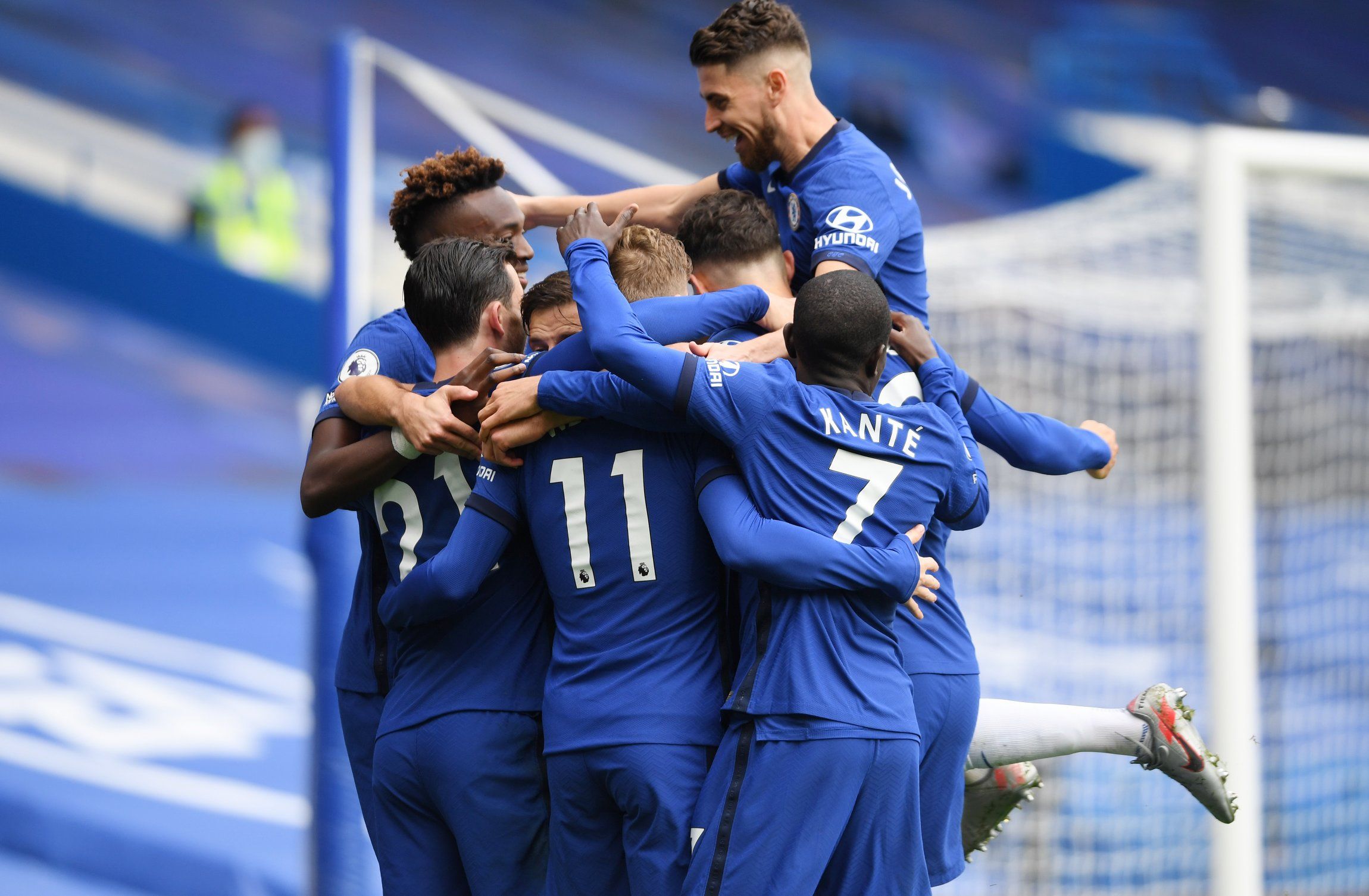 chelsea-players-celebrate-ben-chilwells-opening-goal-against-crystal-palace