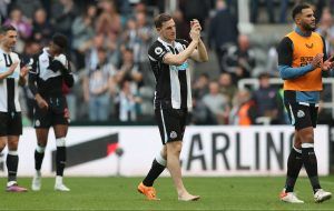 Newcastle: Eddie Howe provides update on Chris Wood