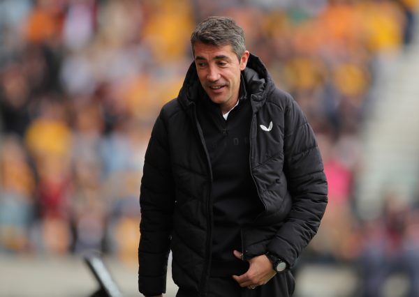 Bruno Lage on the touchline for Wolves.